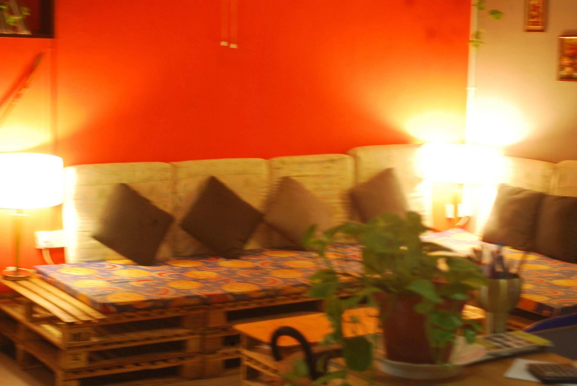 Gibbon Guesthouse Kuching Eksteriør bilde
